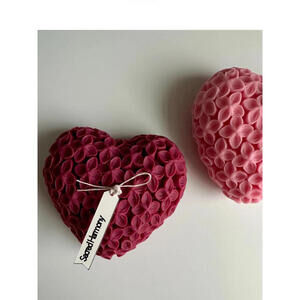 HANDMADE HEART-SHAPED FLORAL   SOY CANDLE  SPRING DECOR